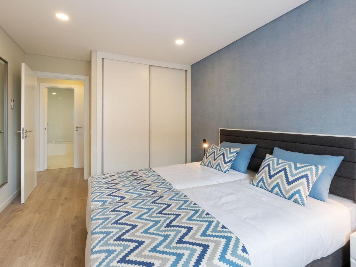 Beautiful Apartment In S O Martinho Do Porto With Balcony Сао Мартино до Порто Екстериор снимка
