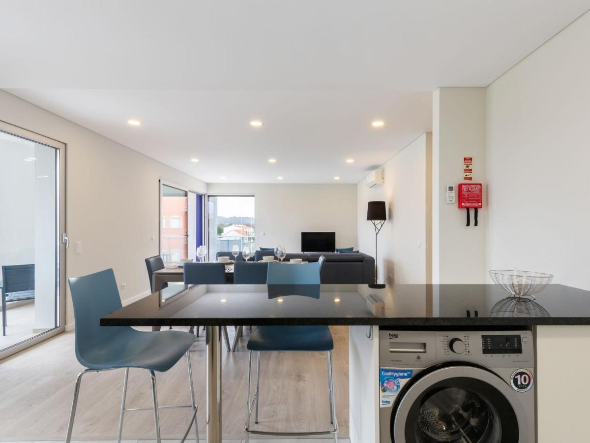 Beautiful Apartment In S O Martinho Do Porto With Balcony Сао Мартино до Порто Екстериор снимка