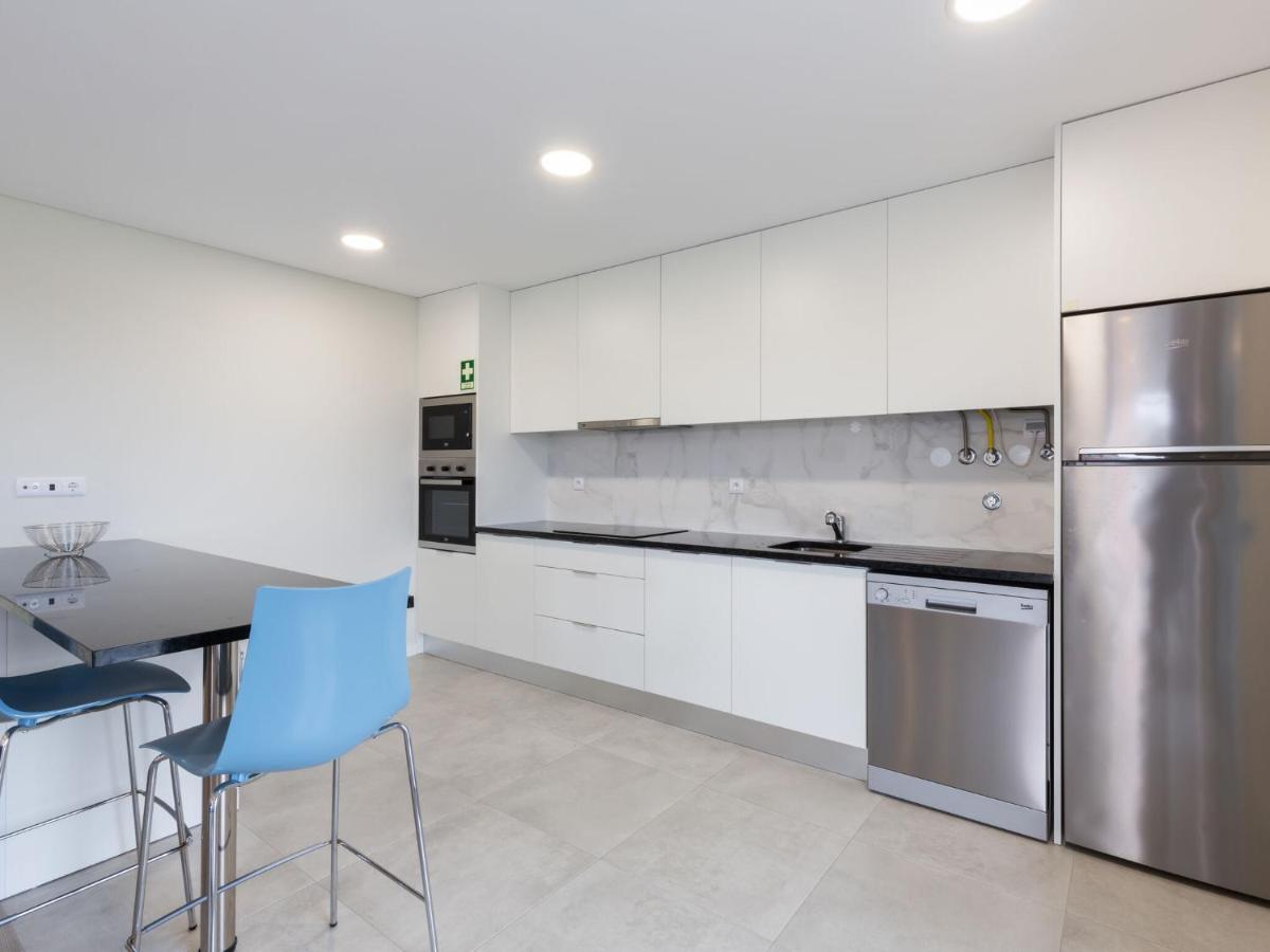 Beautiful Apartment In S O Martinho Do Porto With Balcony Сао Мартино до Порто Екстериор снимка
