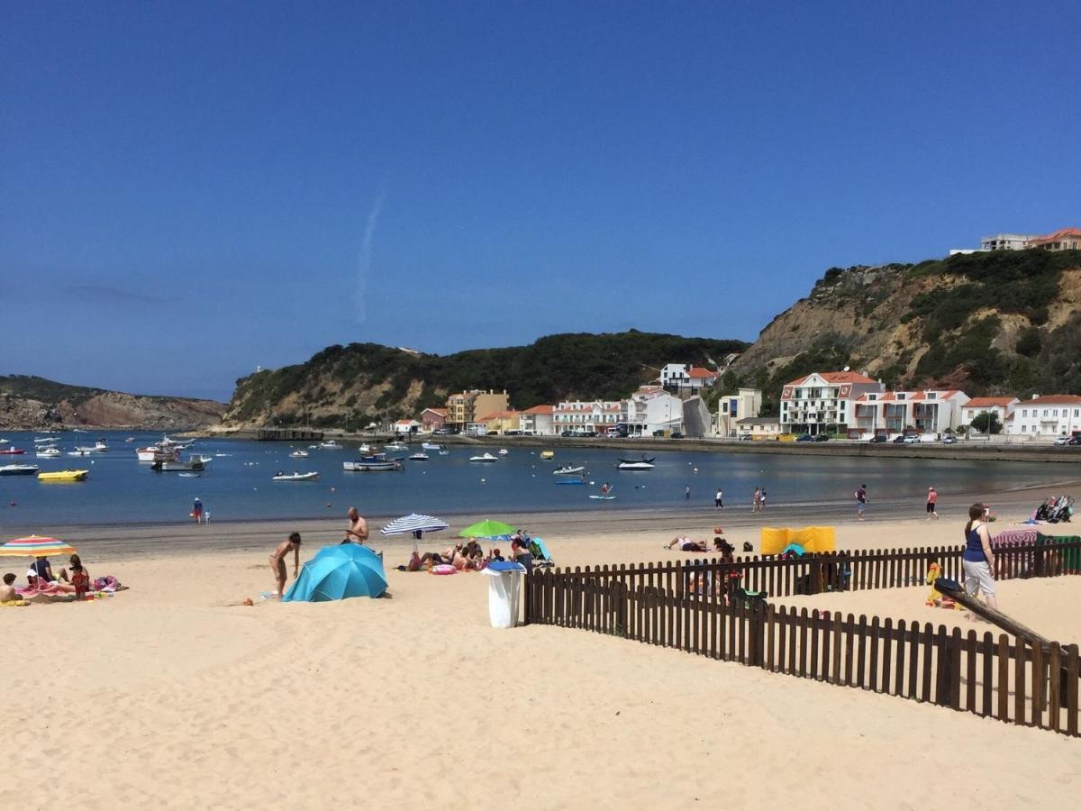Beautiful Apartment In S O Martinho Do Porto With Balcony Сао Мартино до Порто Екстериор снимка