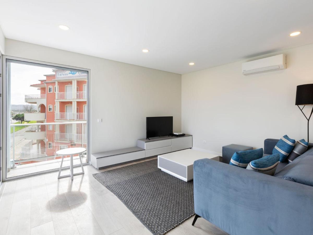 Beautiful Apartment In S O Martinho Do Porto With Balcony Сао Мартино до Порто Екстериор снимка