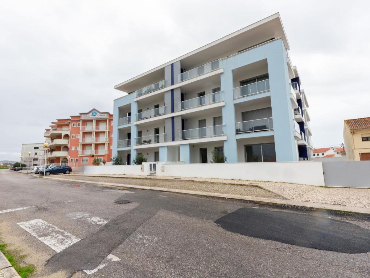 Beautiful Apartment In S O Martinho Do Porto With Balcony Сао Мартино до Порто Екстериор снимка